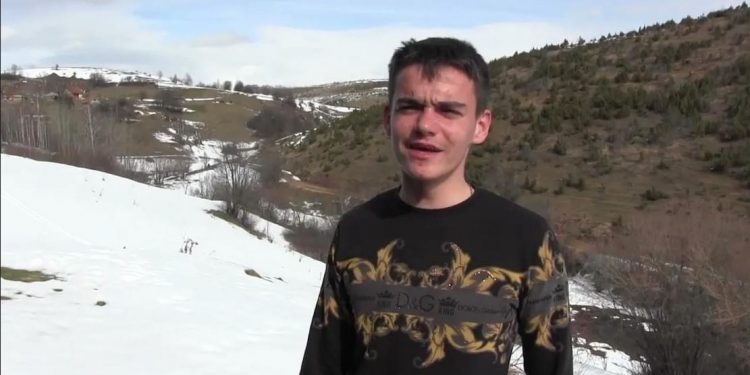 (VIDEO) PJEVA SANDŽO PA UBIJA! Ernad Čolović ima talenat kao rijetko ko u svijetu