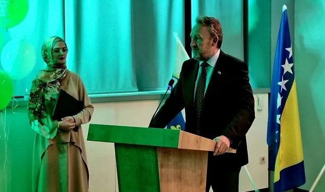 200 MLADIH U OPĆINI NOVI GRAD PRISTUPILO SDA! IZETBEGOVIĆ PORUČIO: MI SVAKI PROBLEM NA KRAJU RIJEŠIMO