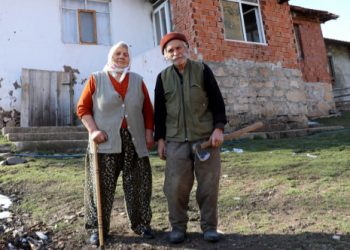 MEHMET I FATMA 55 GODINA ŽIVE U SELU U KOJEM VIŠE NIKO NE ŽIVI