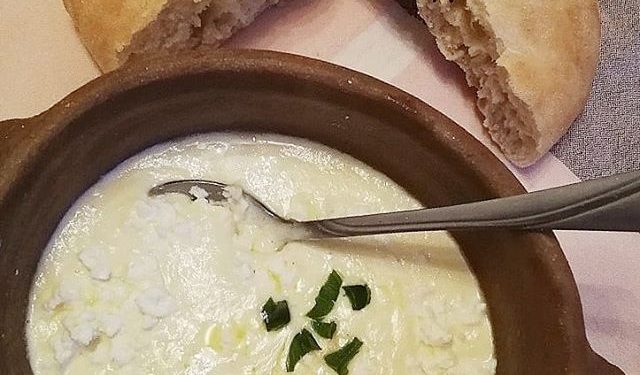 NEIZOSTAVNI DIO RAMAZANSKE TRPEZE: PRIPREMITE ČUVENU TOPU ZA IFTAR