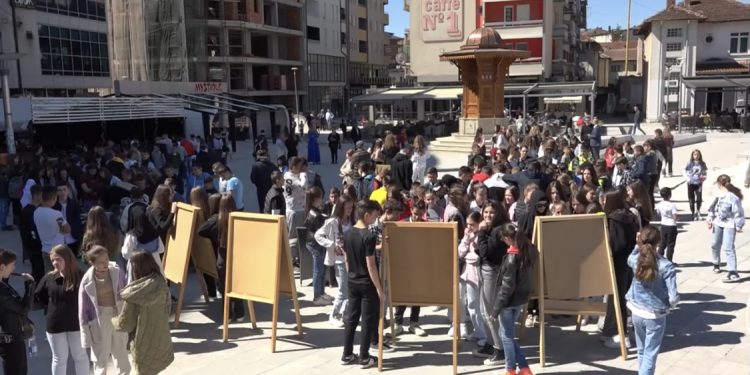 (VIDEO) Tutinski osnovci obilježili “Maj mjesec matematike”