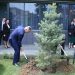 (VIDEO) Đukanović zasadio drvo prijateljstva u bašti Vladinog kompleksa