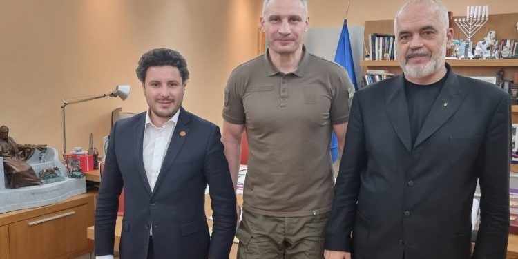 Kličko sa Abazovićem i Ramom: Ovo je najvažniji meč u karijeri, moram da pobijedim