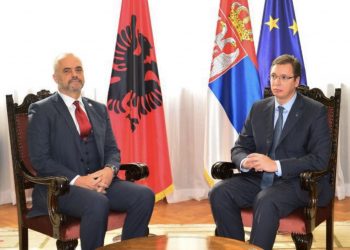 “JA SAM VUČIĆEV BRAT” Edi Rama šokirao izjavom u sred Prištine: Više sam od prosrbina 