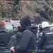 VIDEO/ Sukob ultradesničara i policije na Jarinju, KFOR razapeo bodljikavu žicu