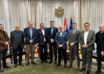 Dogovor između Biševca i Vesića za postavljanje saobraćajne signalizacije i trotoara uz magistralu