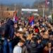Počeo protest Srba kod Zvečana uz jake mere bezbednosti KFOR-a