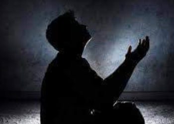Iz kuća u kojima se klanja noćni namaz isijava posebna svjetlost koju vide stanovnici nebesa