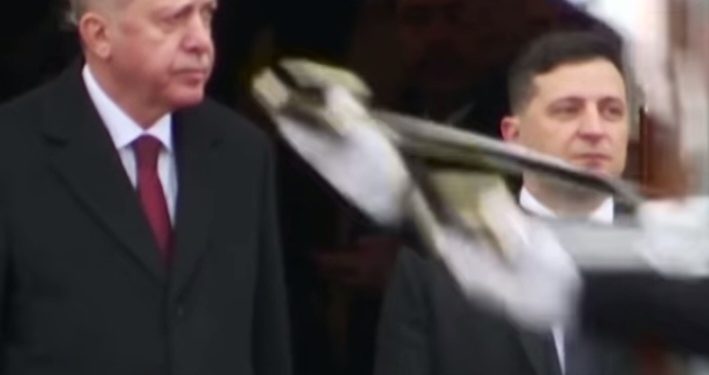 Erdogan jedini može da razgovara sa Putinom i Zelenskim, balansira između Zapada i Rusije VIDEO
