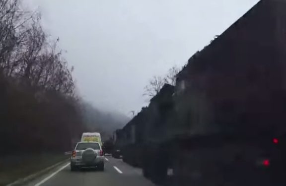 VIDEO/ Šest haubica VS u blizini Jarinja. Niko još nezna kakva je naređenja Vojsci izdao Vučić