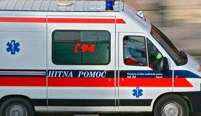 U teškoj saobraćajnoj nesreći vozač izgoreo sa autom nakon prvrtanja u kanal