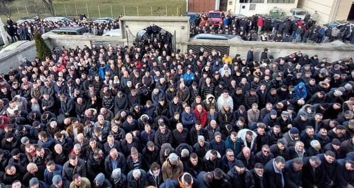 Veliki broj Tutinaca ispratio svoje sugrađane Šahmana Nasufovića i Adema Etemovića na Ahiret