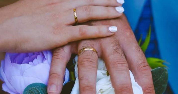 Brak trajao samo tri sata a zatim mladoženja napustìo zbog pjesme koju je tašta naručila