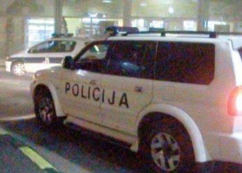 Djevojčica preminula nakon napada muškarca na nju i majku u porodičnoj kući