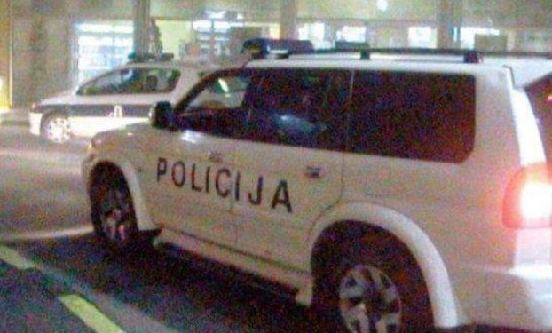 Djevojčica preminula nakon napada muškarca na nju i majku u porodičnoj kući