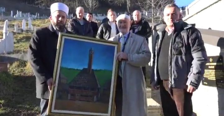 Hadži Husejn Kurtagić izgradio hajrat-  stepenište na rožajskom mezarju Top VIDEO