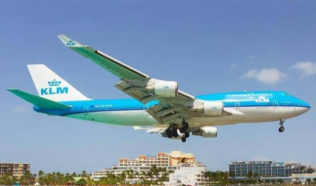 Prava magija i drama na letu, krenuo porođaj a u avionu 4 doktora i dvije babice