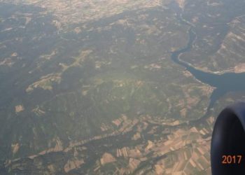 Jedan putnik snimio avionsku nesreću u Nepalu, sopstveni put u smrt – Uznemirujući VIDEO