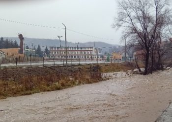 Opština Tutin proglasila vanrednu situaciju, teško i u Sjenici. Zatvoren put Ribariće- Novi Pazar