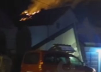 Sjenica: Požar zahvatio kuću u centru grada VIDEO