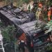 Autobus sa fudbalerima sletio s mosta, 4 poginula i 29 povređeno