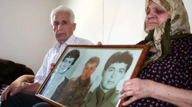 Mostar se oprostio od majke trojice šehida: “Sve sam mislila Nazif je živ, doći “