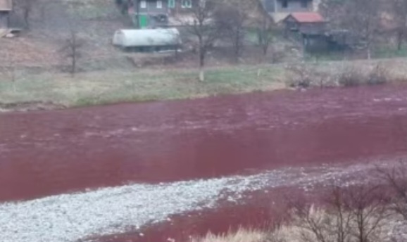 Strašne slike rijeke Bosne nakon izlijevanja crvene tečnosti, inspekcija na terenu