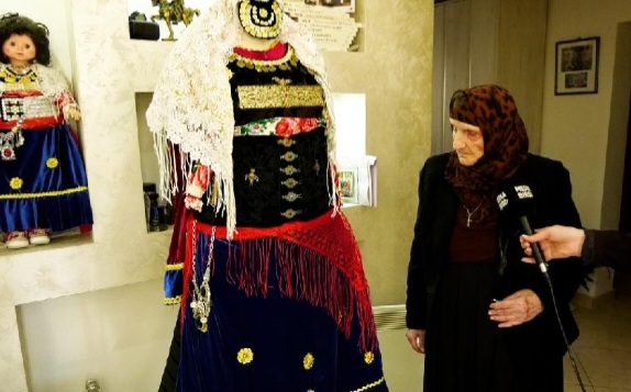Tolja Berišaj (96), jedina žena koja ručno šije albansku narodnu nošnju