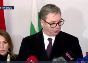 U susret sjednici Skupštine krenule peticije za i protiv sporazuma, Vučić spreman za odgovore