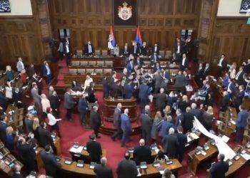 Incident i tuča u Skupštini Srbije VIDEO