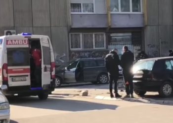Tuča dvojice Novopazaraca u blizini autobuske stanice u Novom Pazaru VIDEO