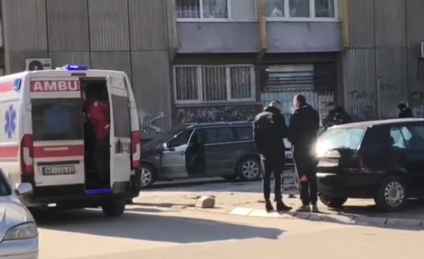 Tuča dvojice Novopazaraca u blizini autobuske stanice u Novom Pazaru VIDEO