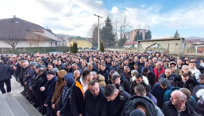 Nakon džume namaza u svim džamijama Bosne i Sandžaka klanjana dženaza stradalim u zemljitresu