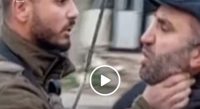 Izraelski vojnici napadaju palestinskog aktivistu VIDEO