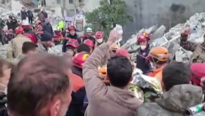Spasioci izvukli 45- godišnjeg Hakana nakon 278 sati  pod ruševinama VIDEO