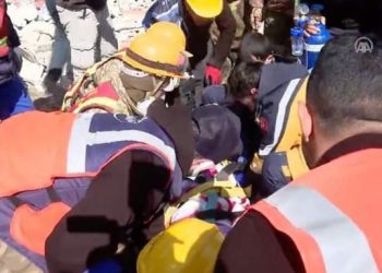 Tri osobe spašene iz ruševina nakon 296 sati, među njima beba VIDEO