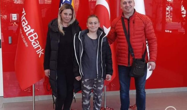 Benjamin od prodaje čaja sakupio 1.583 KM i uplatio za pomoć žrtvama zemljotresa
