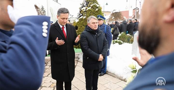 Položen vijenac i izučena dova na mezar rahmetli Alije Izetbegovića na Dan nezavisnosti