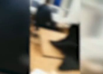 Profesor oduzeo mobilni telefon učeniku pa nastao sukob, drugi sve to snimali VIDEO