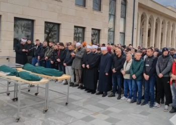 Obavljena dženaza tragično stradaloj djecu u požaru VIDEO