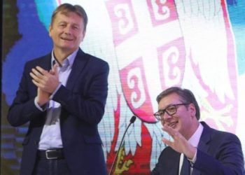 Da li konačno ide sa čela stranke, sjednica GO i Predsjedništva SNS-a