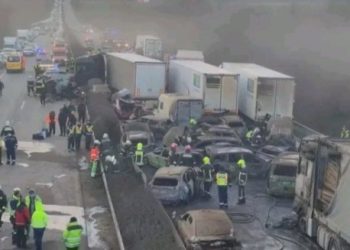 Lančani sudar na autoputu u Mađarskoj, 5 kamiona i 37 automobila