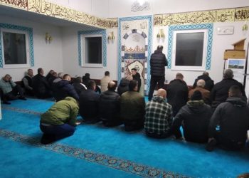 Lijep gest džemata, svako novorođeno dijete dobija Kur'an i novac