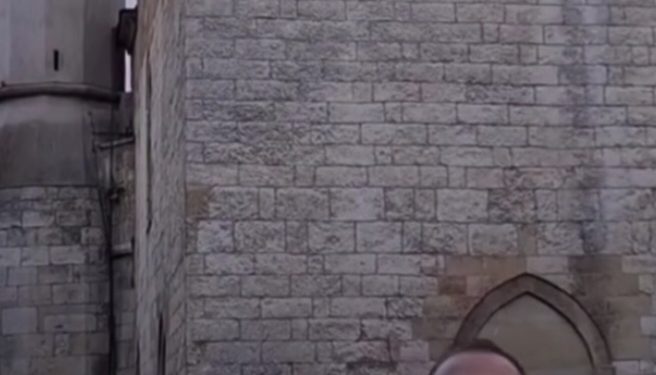 Ispred Bajrakli džamije u Beogradu zaprijetio rušenjem VIDEO