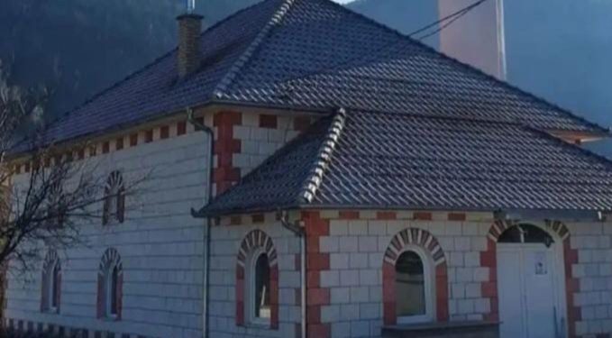 Prati zube, kupati se, šminkati, primiti injekciju tokom posta? Evo šta smijete a šta ne smijete