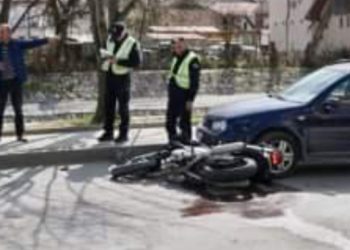 Novi Pazar: Saobraćajna nesreća u kojoj se motociklista zakucao u auto