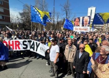 Veliki protest ispred OHR-a u Sarajevu u organizaciji “ReSTART i Krug 99”