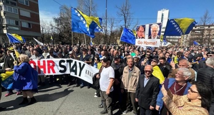 Veliki protest ispred OHR-a u Sarajevu u organizaciji “ReSTART i Krug 99”