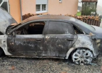 Nastavlja se sa paljenjem automobila, još tri u Leposaviću, policija traži pomoć građana