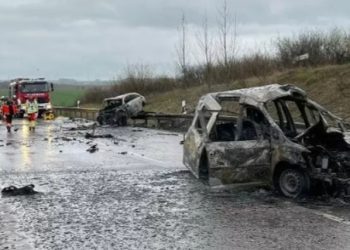 Njemačka: U stravičnoj saobraćajnoj nesreći stradalo 7 osoba od kojih je 6 izgorjelo, 3 teško povrjeđene